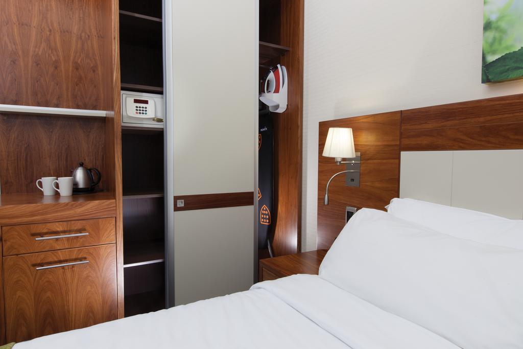 Doubletree By Hilton Upper Eastside Hotel