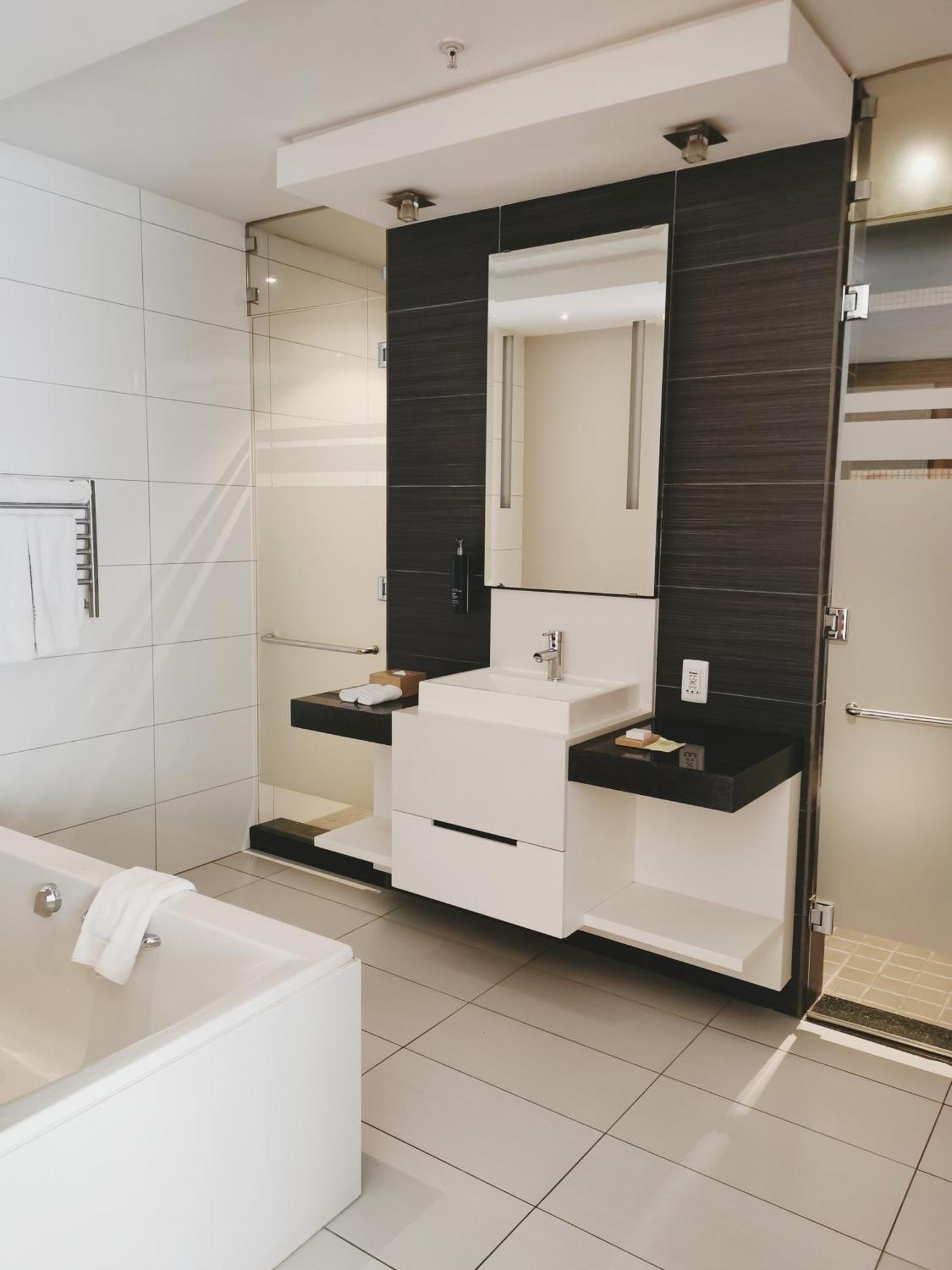 Doubletree By Hilton Upper Eastside Hotel 4*